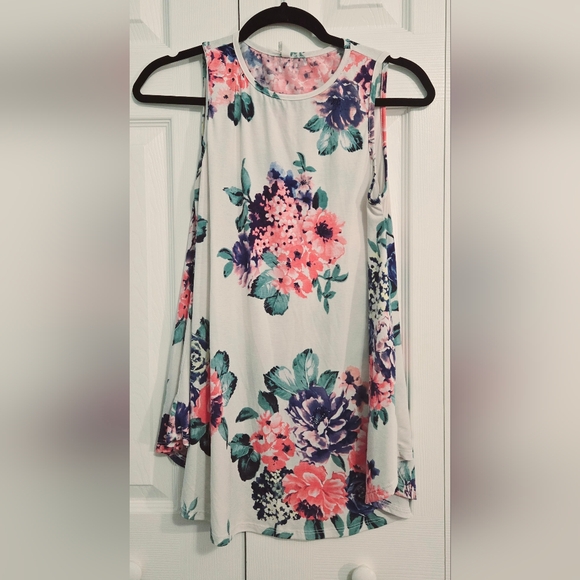 Maternity sleeveless floral top - Picture 1 of 1